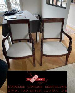 Réfection complète de deux fauteuils Empire en acajou du XIXᵉ siècle, réalisée à Limay (78520, Yvelines). L’intervention a concerné l’ensemble du mobilier : rembourrage refait à neuf, pose d’un tissu raffiné, traitement et mise en valeur des boiseries en acajou. Un travail minutieux qui redonne à ces fauteuils tout leur éclat et leur confort d’origine, dans le respect du style Empire.