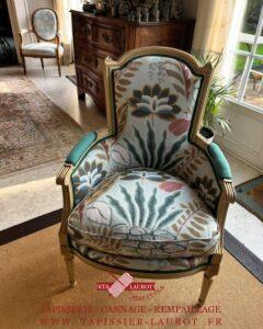 Restauration de canapés et fauteuils dans le Val d'Oise 7 Réfection complète bergère à coussin tissus fournis par le client ville de Montlignon 95680 Val-d'Oise