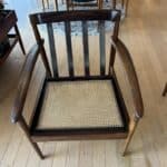 Tapissier ile de France paris 8 Réfection assise cannage fauteuil et recollage de l’ensemble de la structure bois maisons-Laffitte 78600 Yvelines