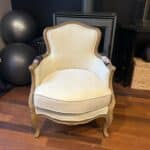 Restauration de canapés et fauteuils dans le Val d'Oise 1 Réfection complète bergère à coussin tissus fournis par le client finition double passepoil le mesnil-le-roi 78600 Yvelines 78