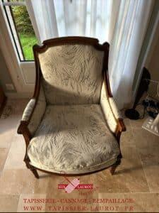 Restauration de canapés et fauteuils dans le Val d'Oise 6 Réfection complète d’un fauteuil ancien – Livraison à Pontoise (95300, Val-d’Oise)