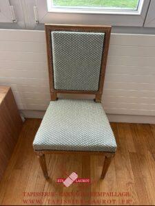 Réfection et restauration de chaises – Yvelines, Val-d’Oise, Hauts-de-Seine 9 Réfection complète d’une élégante chaise de style Louis XVI, remise à neuf dans notre atelier.